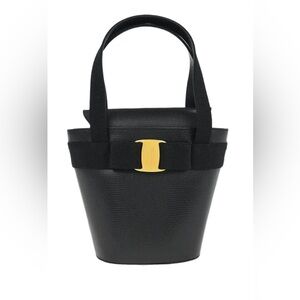 SALVATORE FERRAGAMO Vara Lizard
Bow Mini Bucket Bag